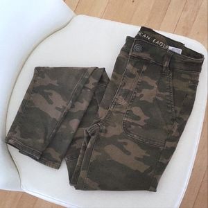 American Eagle Camo Hi-Rise Super Stretch Size 00 Reg Jegging Pant